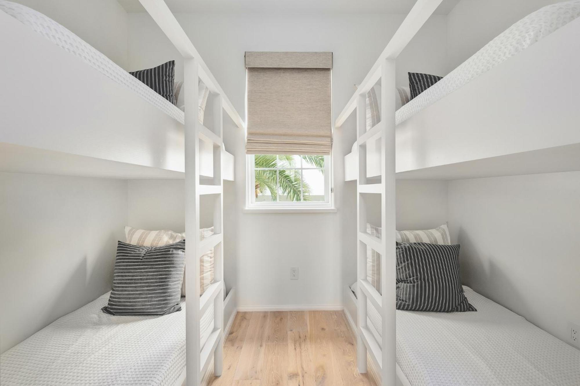 Kaiya Beach Resort Inlet Beach Zimmer foto